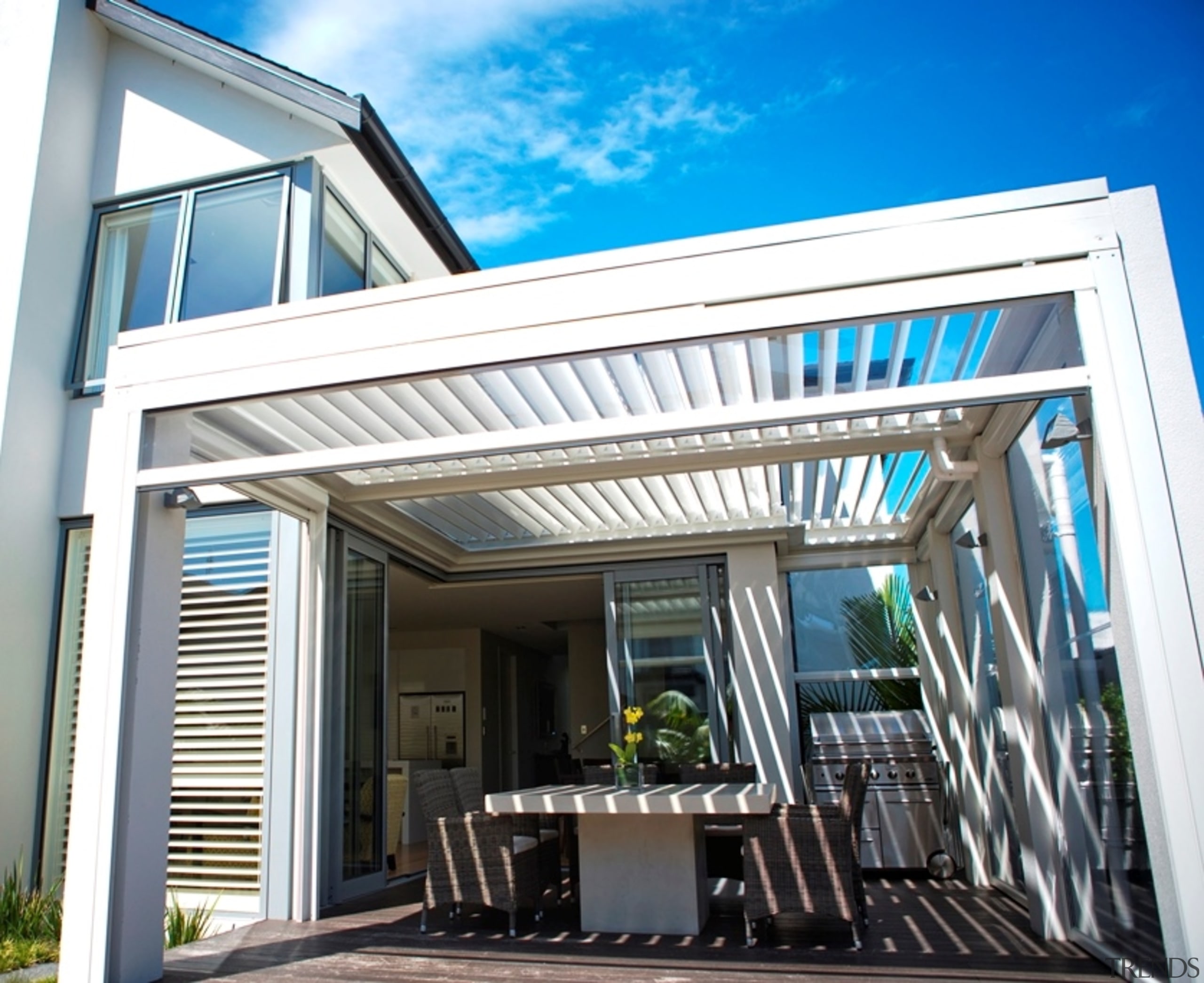 78580_louvretec-new-zealand-ltd_1557361602 - architecture | building | daylighting | architecture, building, daylighting, facade, home, house, interior design, property, real estate, residential area, roof, room, siding, window, white