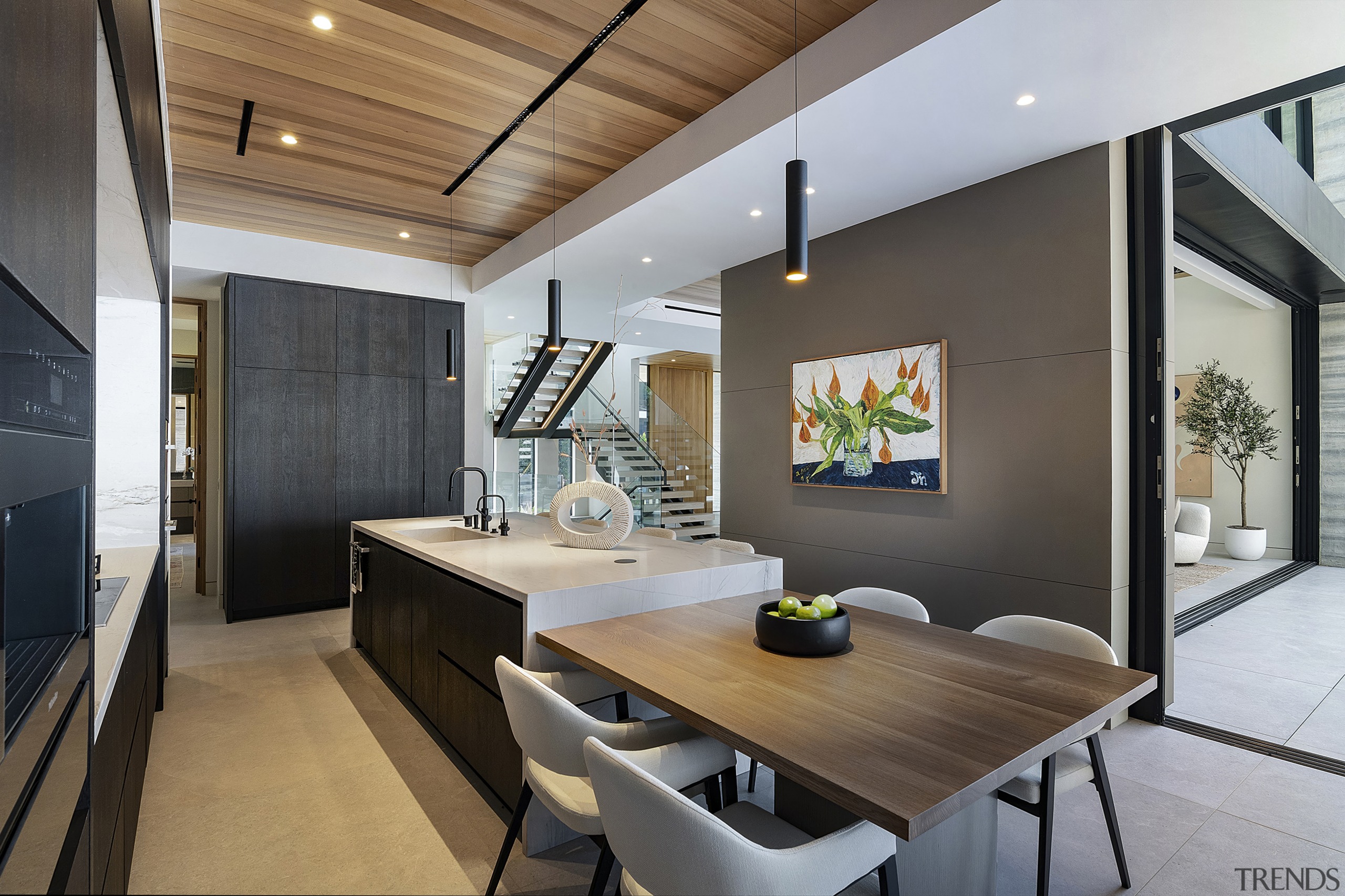 Kitchen and dining room. - Holidaying at home 