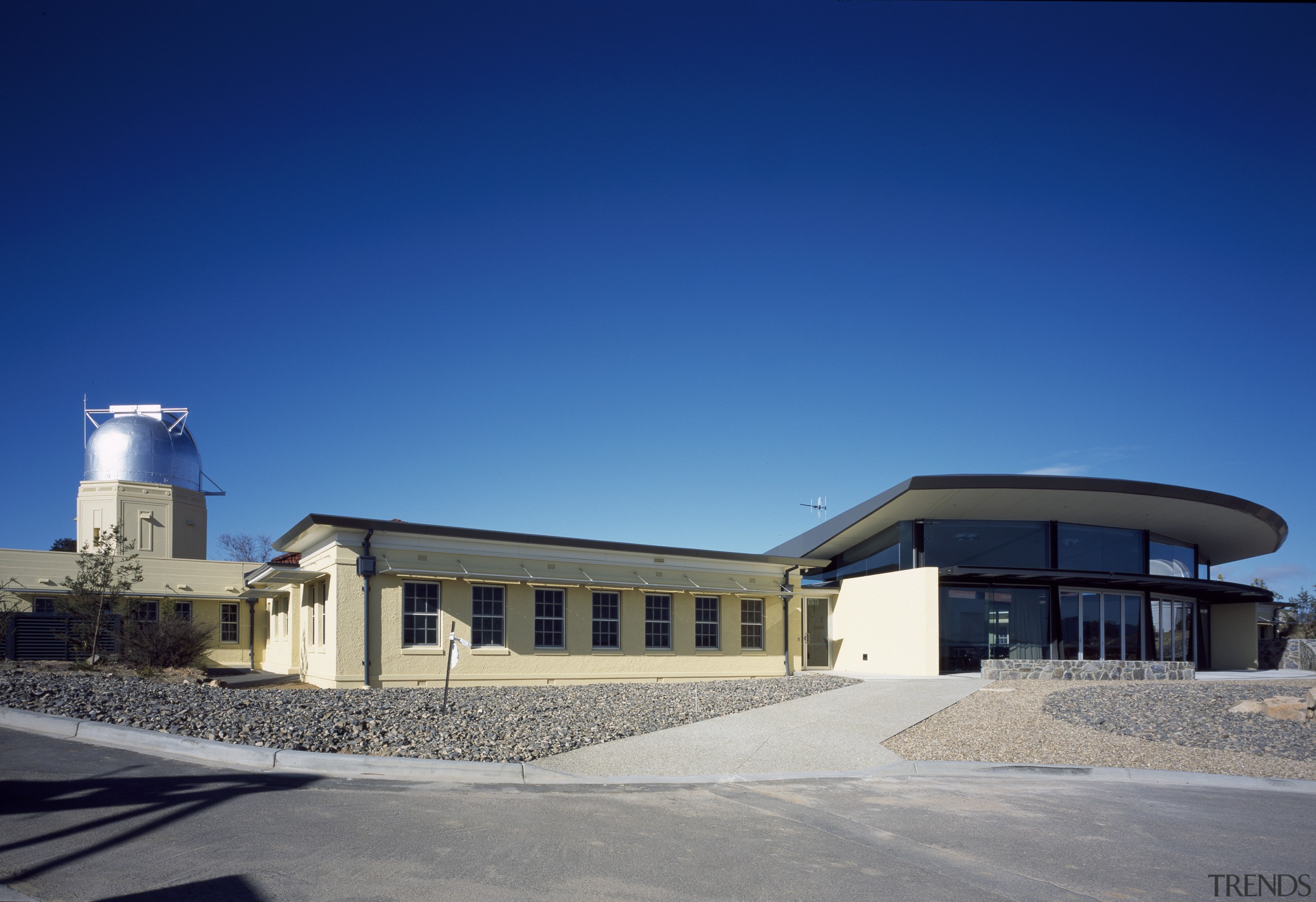 Exterior view of the observatory which features steel architecture, building, cloud, corporate headquarters, real estate, roof, sky, blue, gray