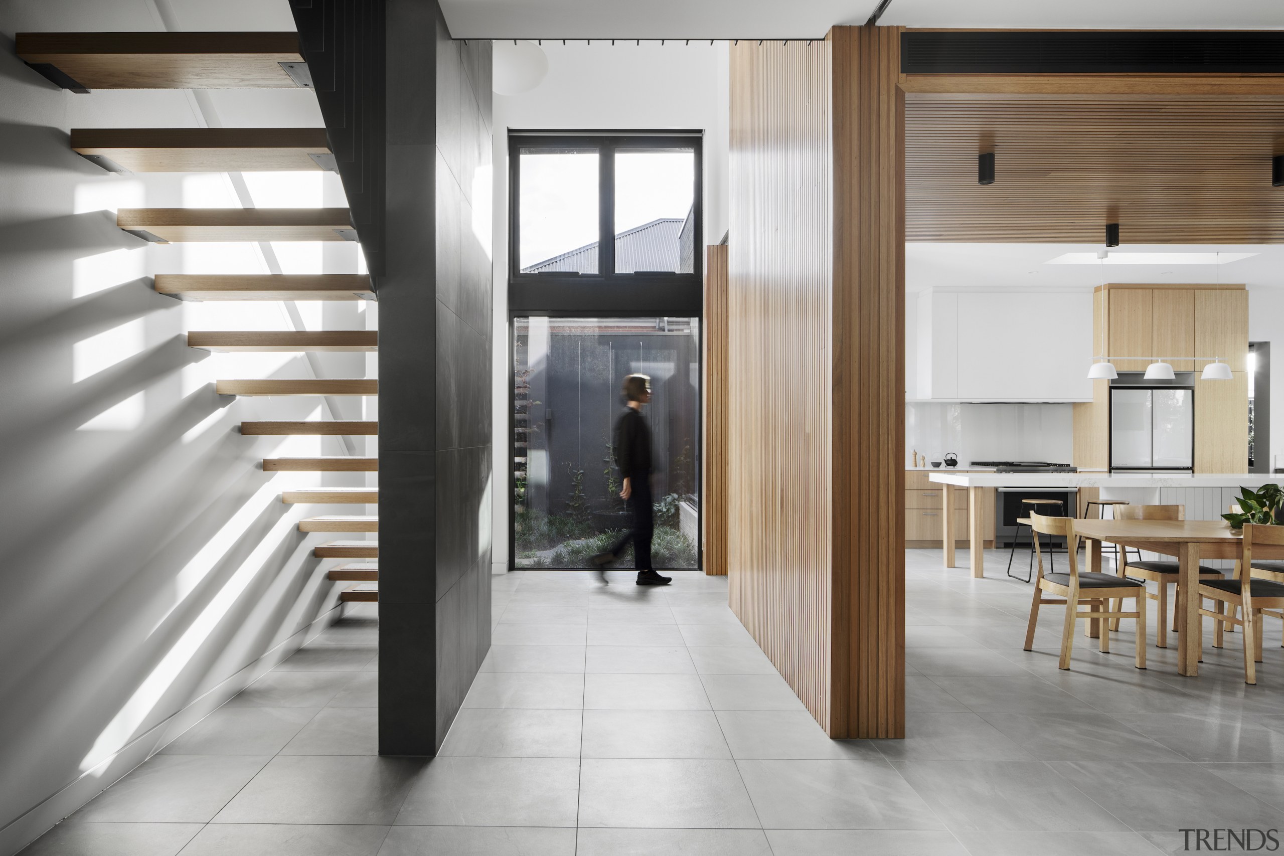 Kitchen, dining and circulation. - A turn for 