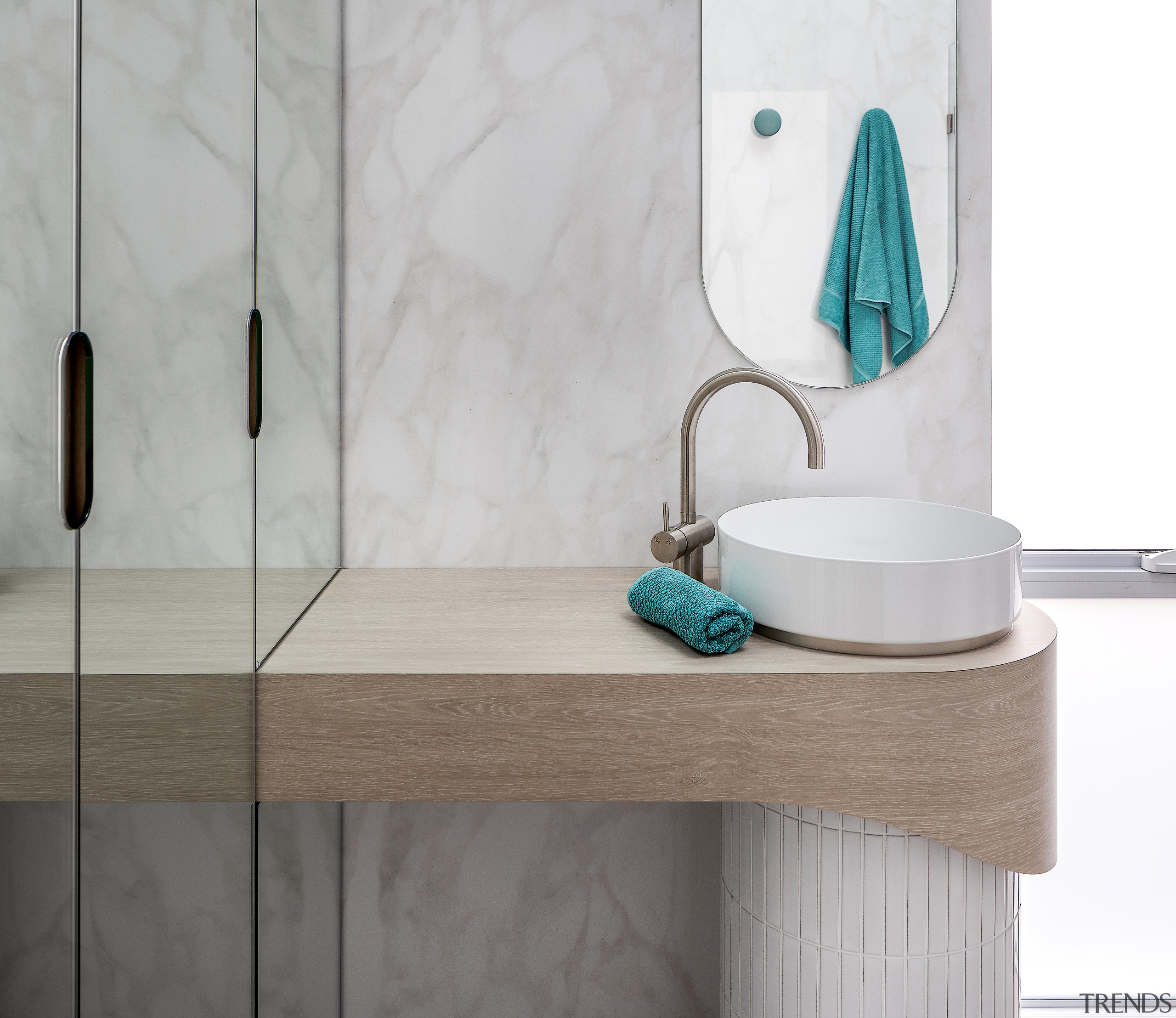 Basin: Alape Unisono counter basinDesigner: Kyle McGregor, Lux 