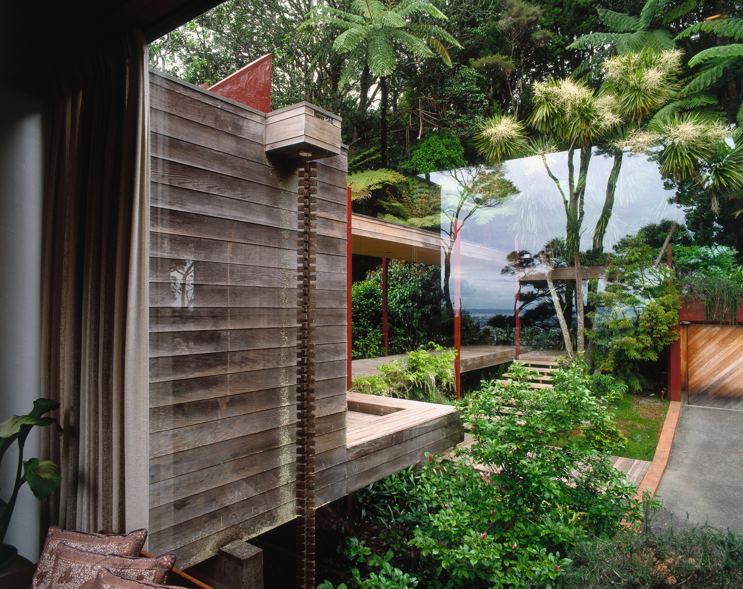 A view of this house designed by Ron architecture, backyard, house, outdoor structure, plant, real estate, yard, black