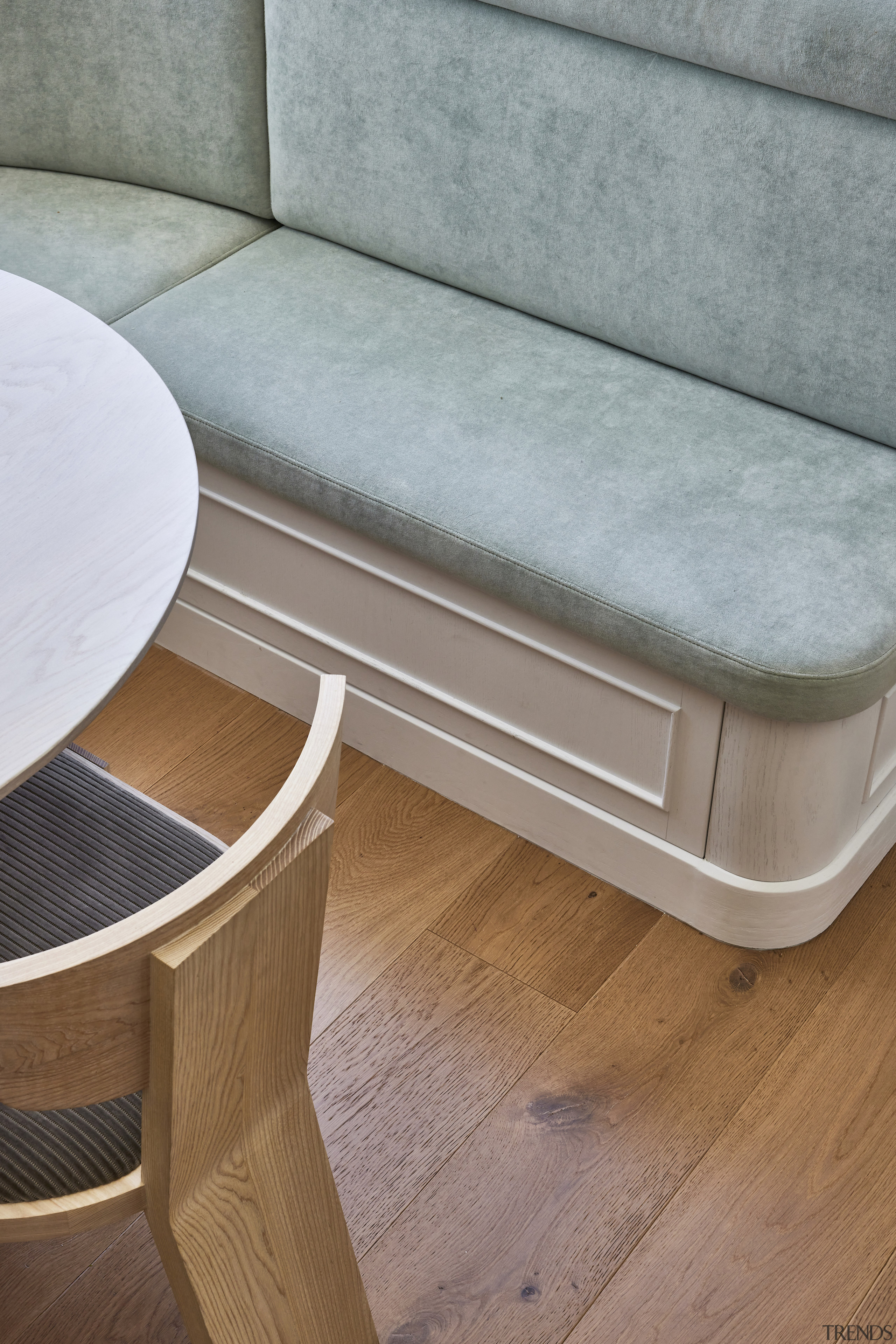Even the banquette window seating has a panelling 