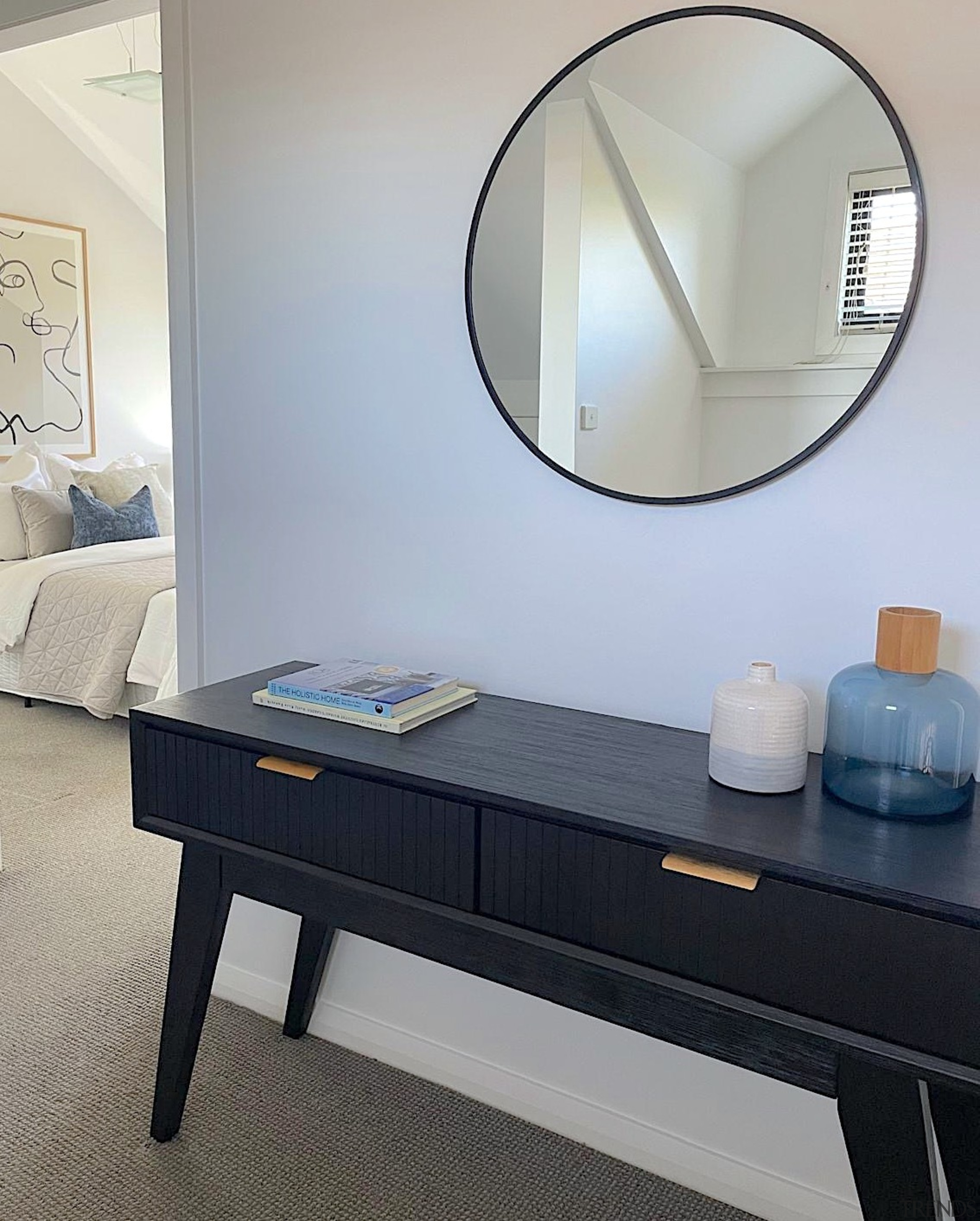 Focus on fewer, better-curated items. - Luxe look 