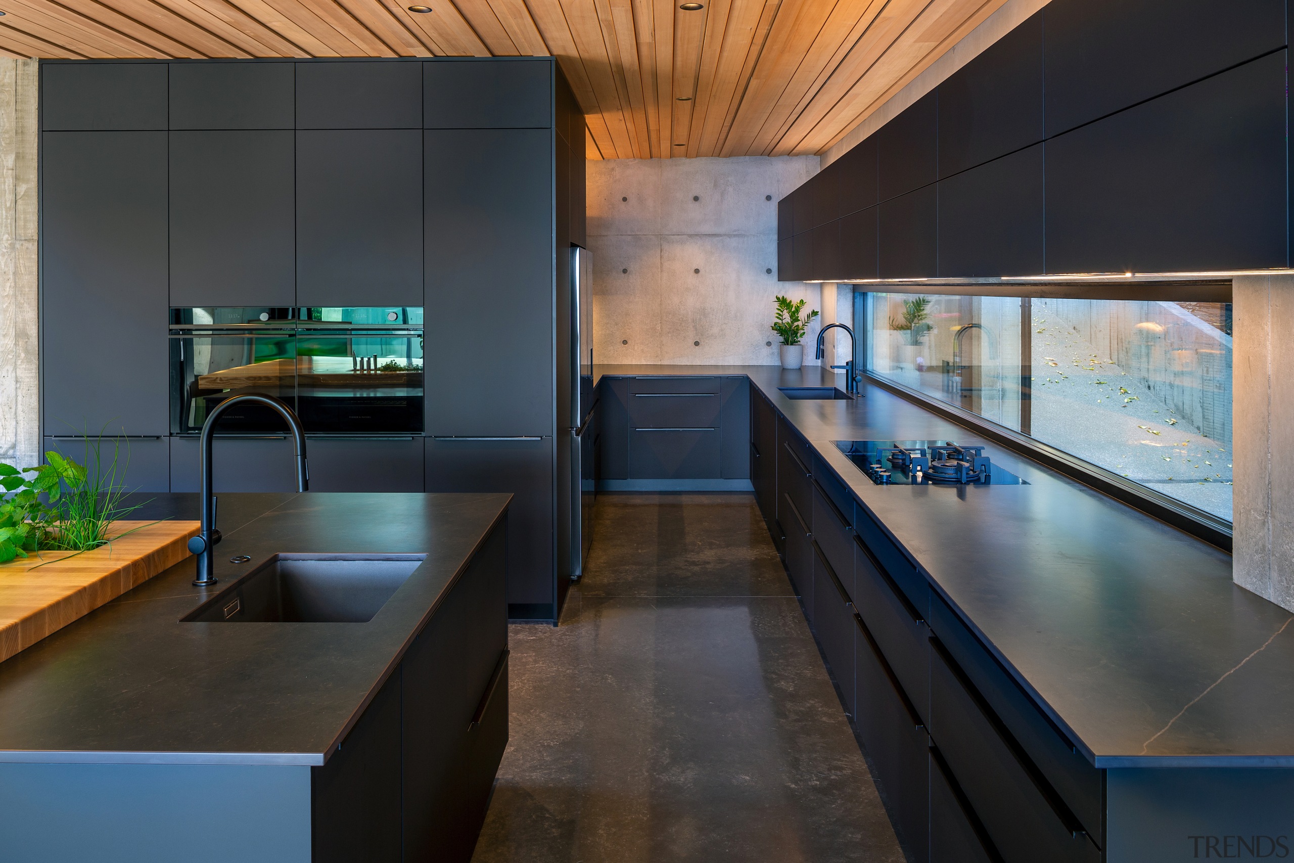 A window splashback means the kitchen is flooded 