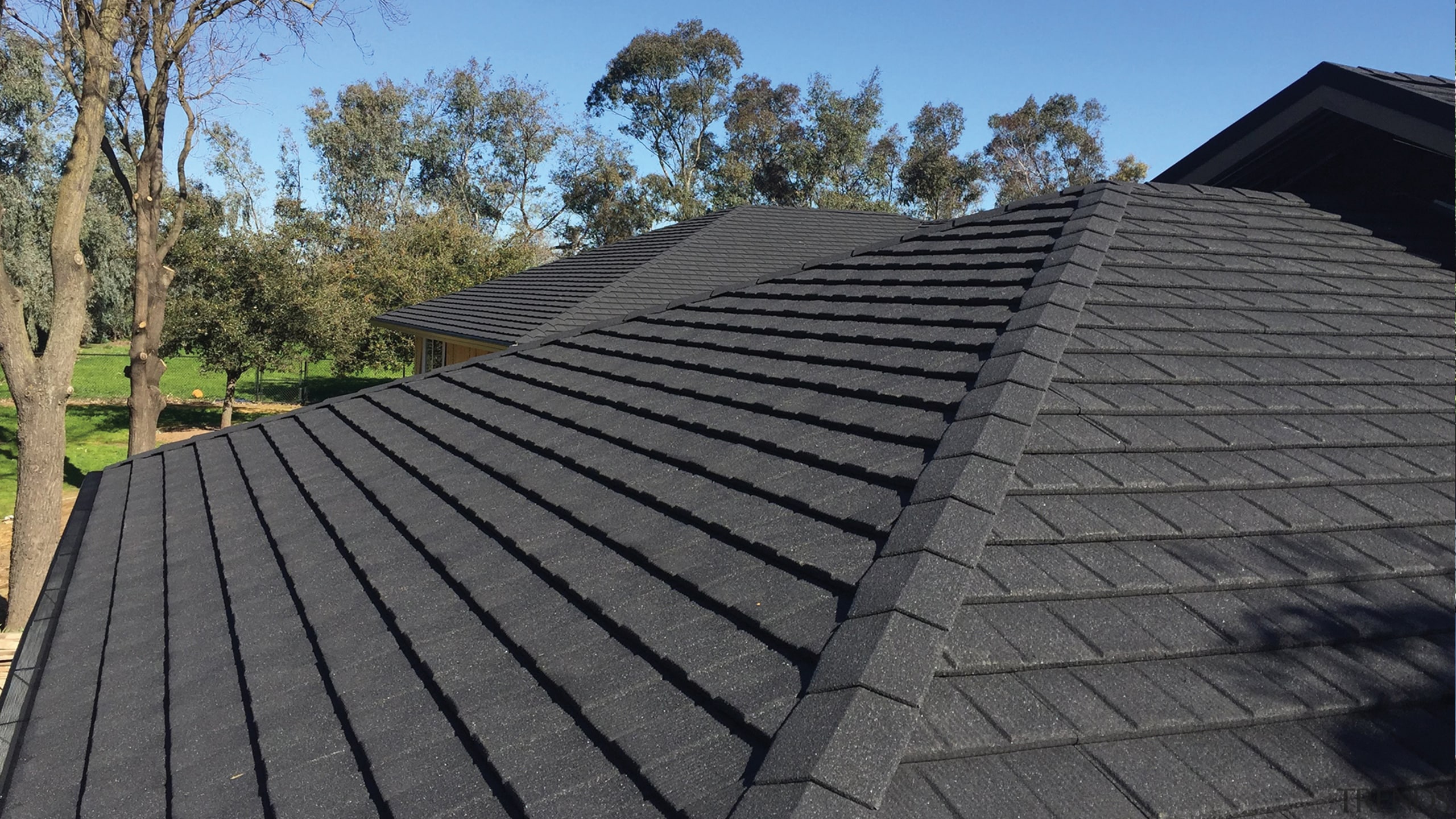 47 - daylighting | facade | outdoor structure daylighting, facade, outdoor structure, roof, roofer, siding, gray, black