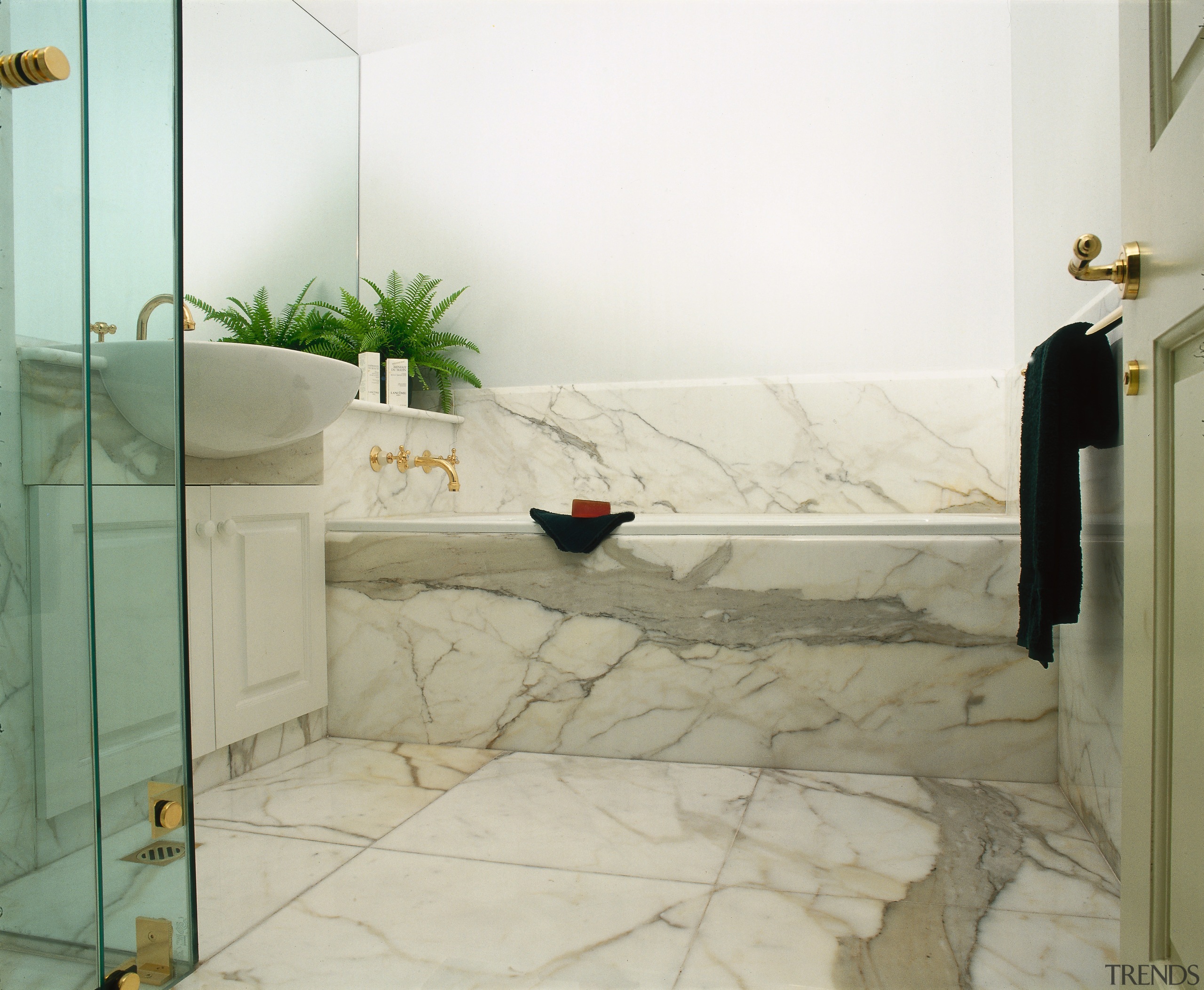 view of the calacatta classico marble flooring and bathroom, floor, flooring, interior design, plumbing fixture, property, room, tap, tile, wall, white