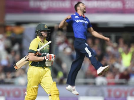 England v Aus ODI action 2015