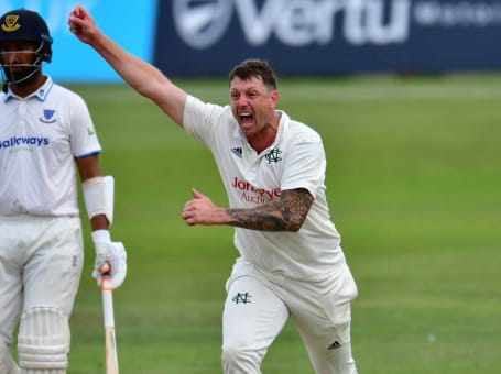 James Pattinson