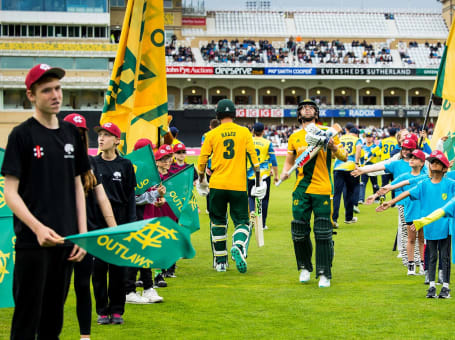 T20 guard of honour