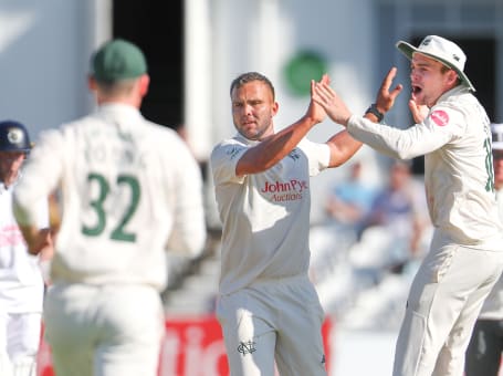 Dane Paterson wicket v Hampshire