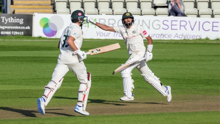 Haseeb Hameed 100 v Worcs