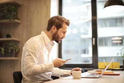 Choisir la structure juridique (entreprise individuelle, société à responsabilité limitée, société anonyme, etc.)