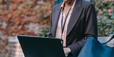 Création SASU domiciliation : guide 2025