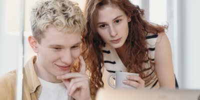 Quels statuts choisir pour rémunérer son conjoint ?