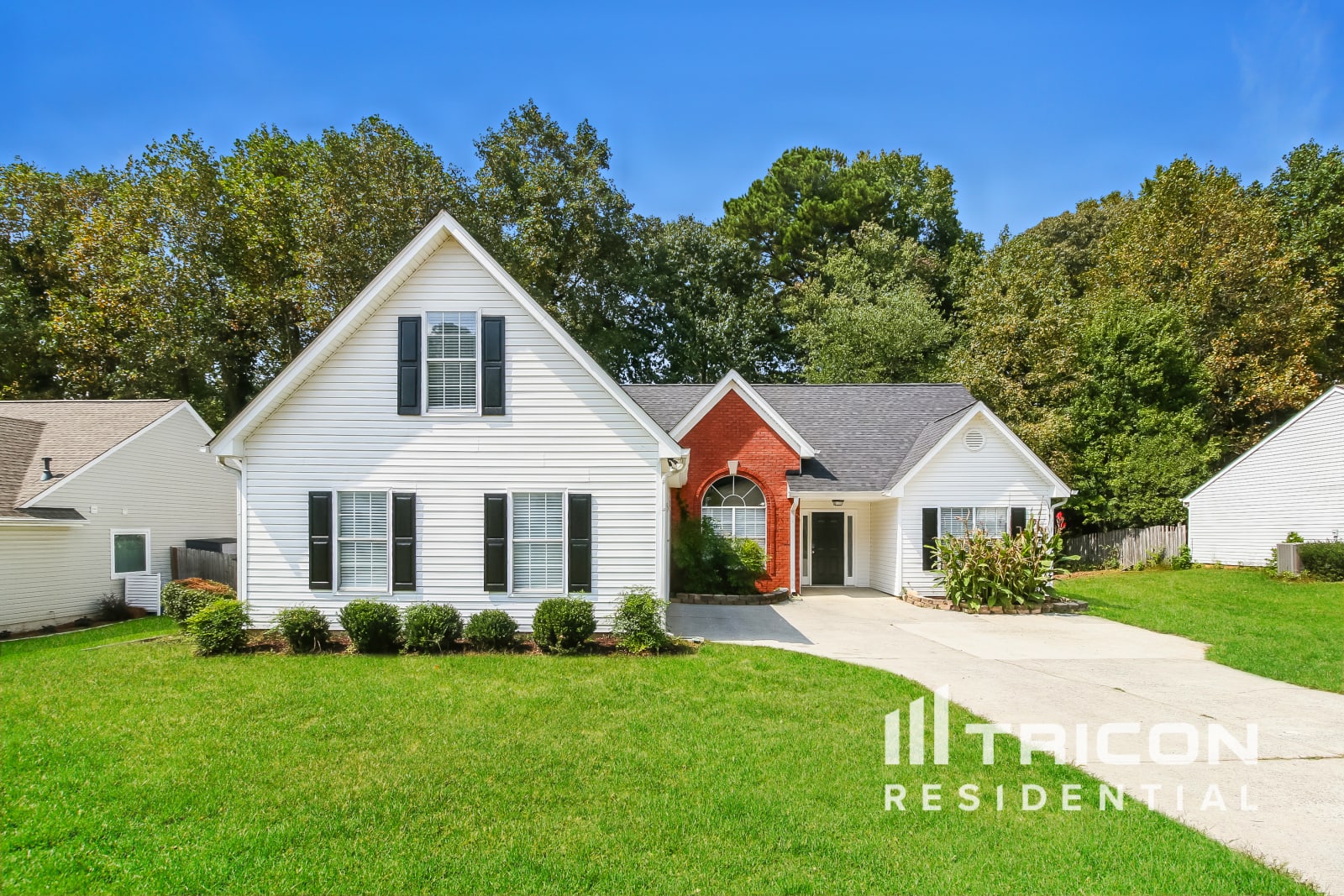 1260 Wilkes Crest Dr Dacula GA