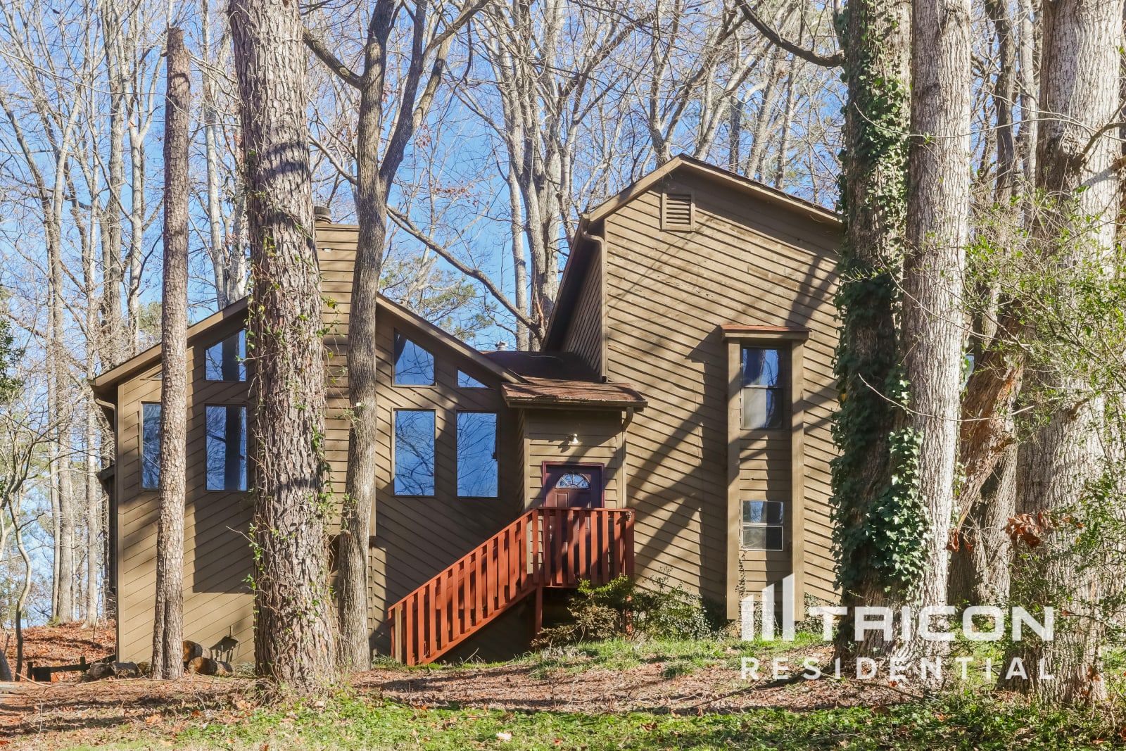 136 Creekview Drive Woodstock GA