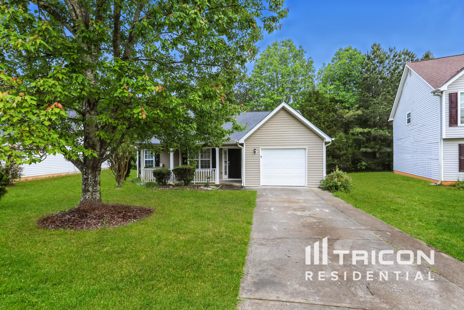 2024 Meadow Glen Circle Fairburn GA