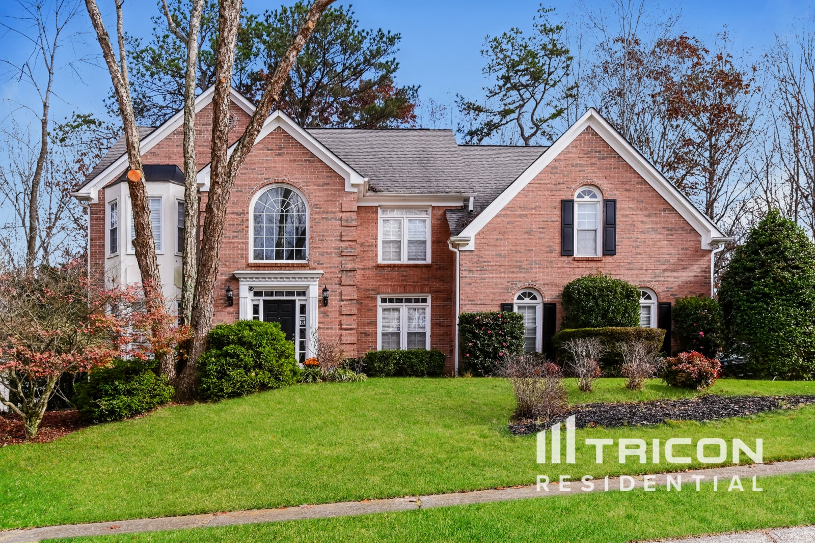 2207 Lullwater Dr Woodstock GA