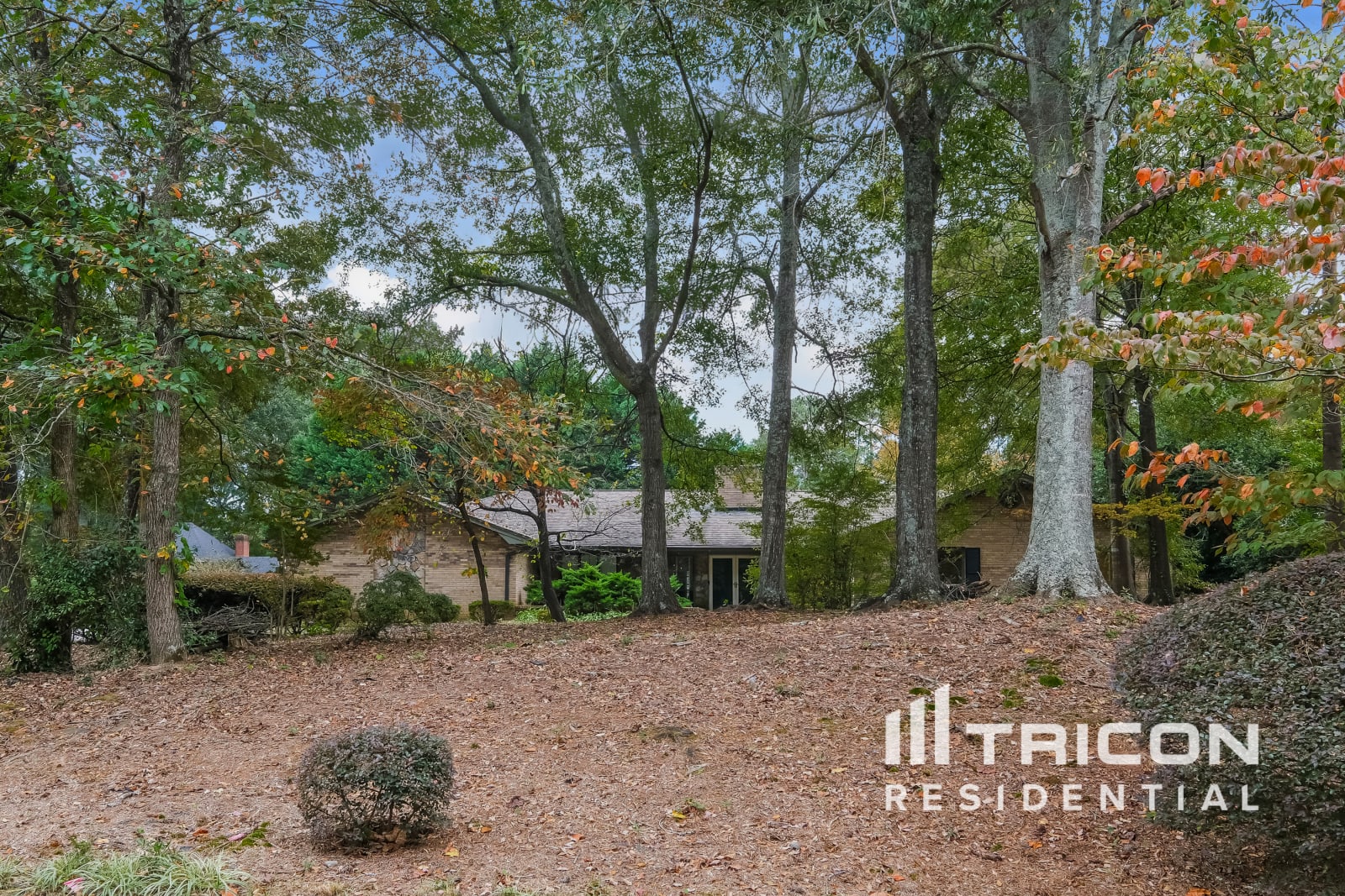 3944 River Dr SW Lilburn GA