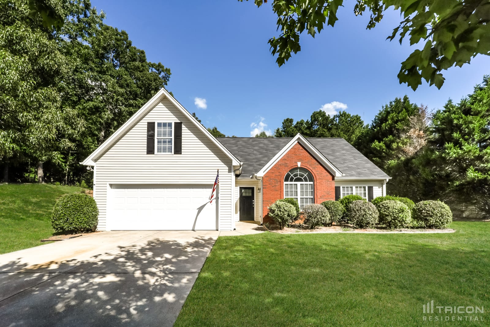 5545 Amber Cove Way Flowery Branch GA