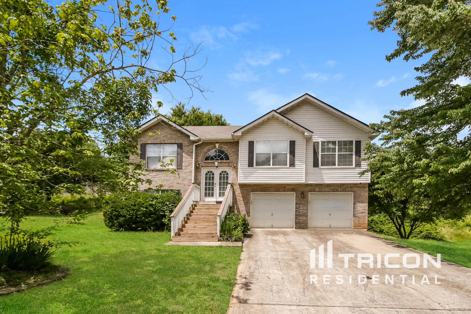 587 Dove Ln Stone Mountain GA