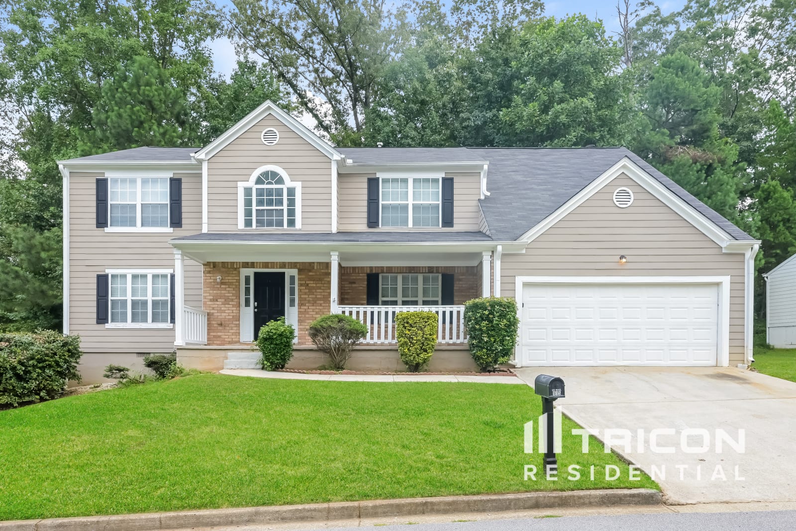 915 Shadow Lakes Drive Lithonia GA