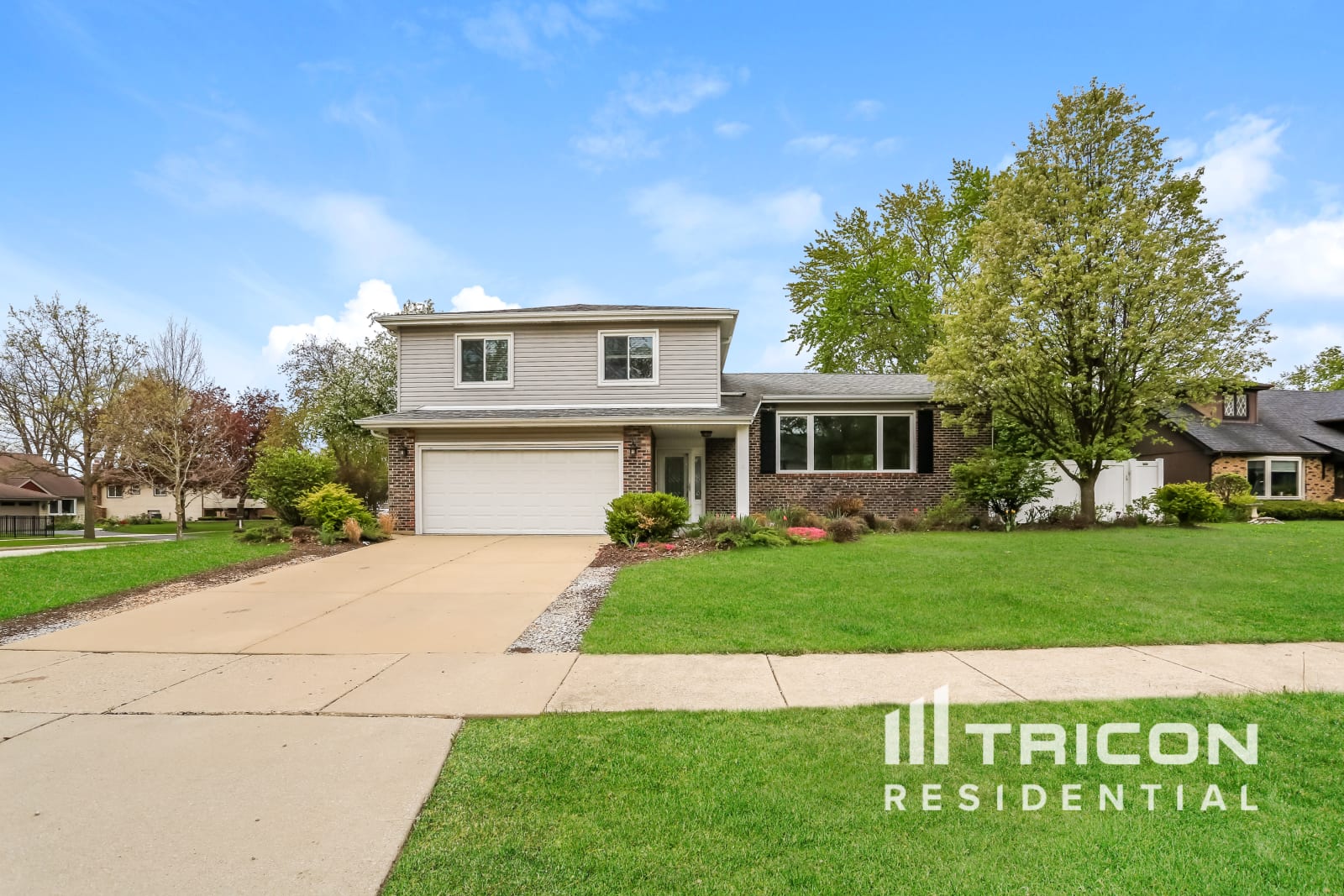 1401 Oak Hill Ct Downers Grove IL