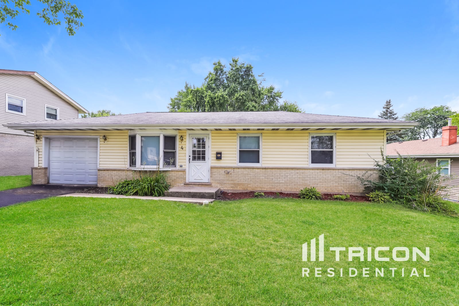 4 Joyce Ln Streamwood IL