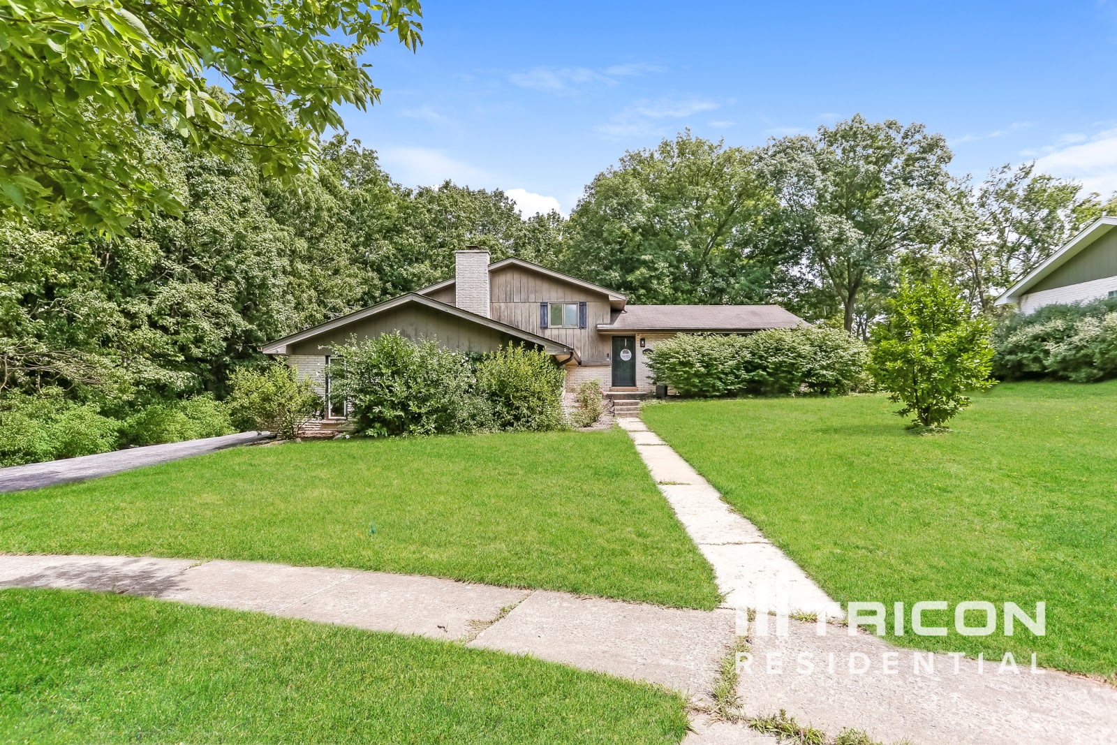 869 Oakwood Dr Frankfort IL