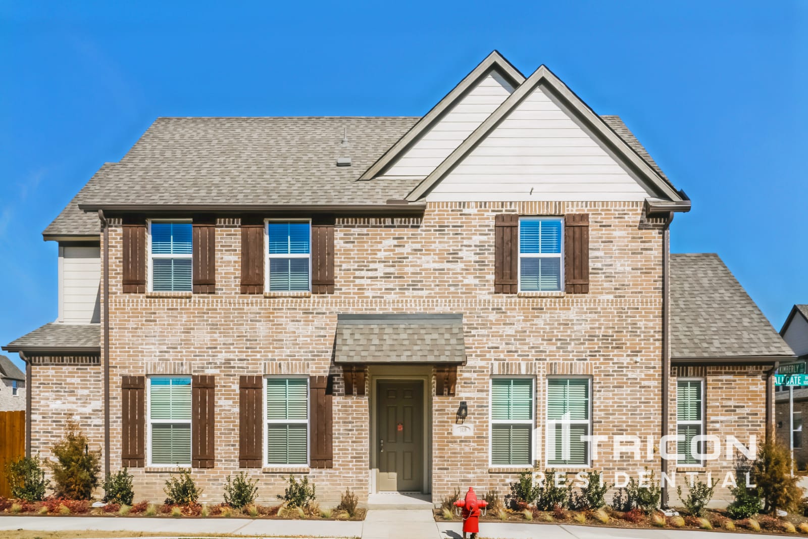 1038 Fallgate Drive Saginaw TX