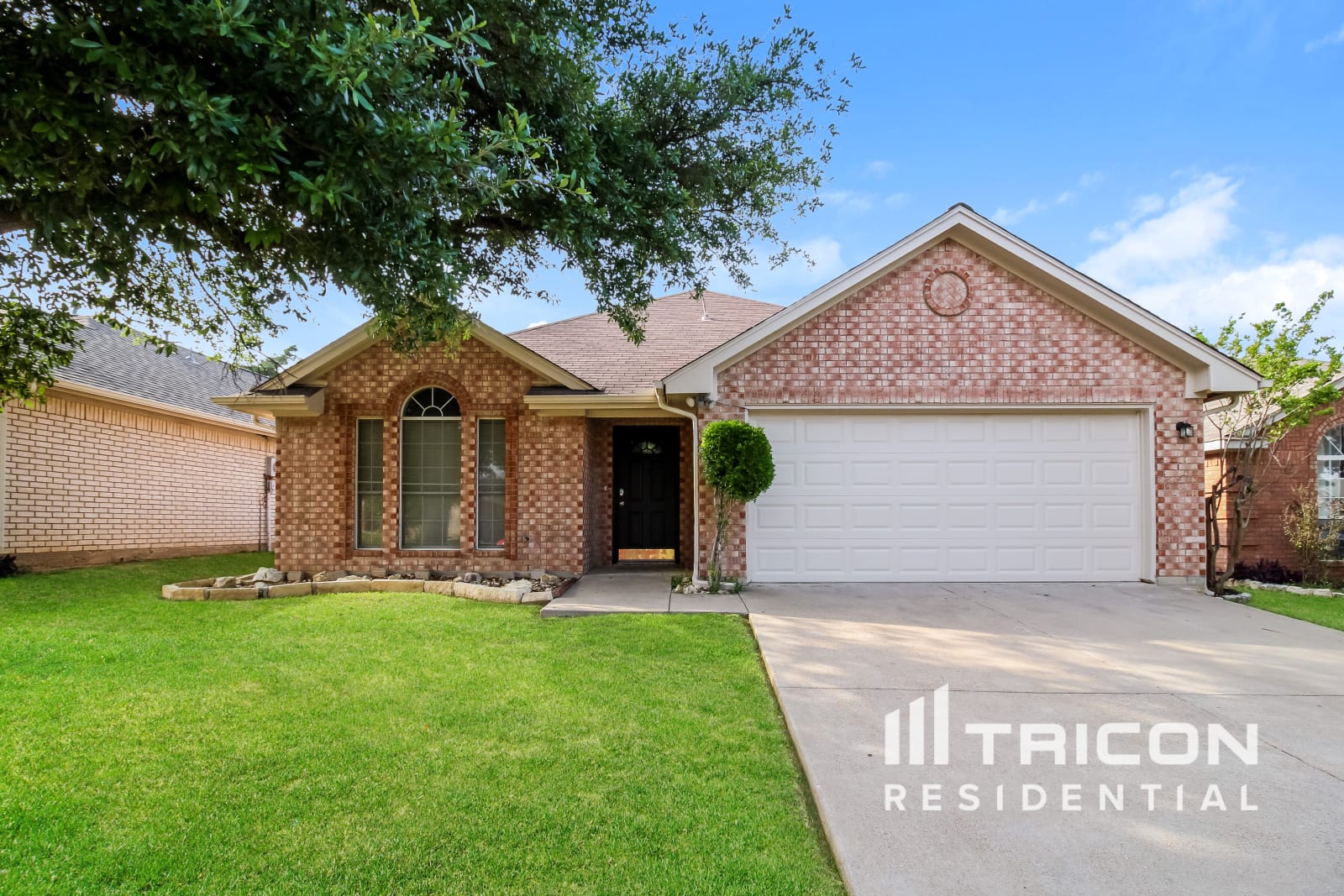 1082 Roundrock Drive Saginaw TX