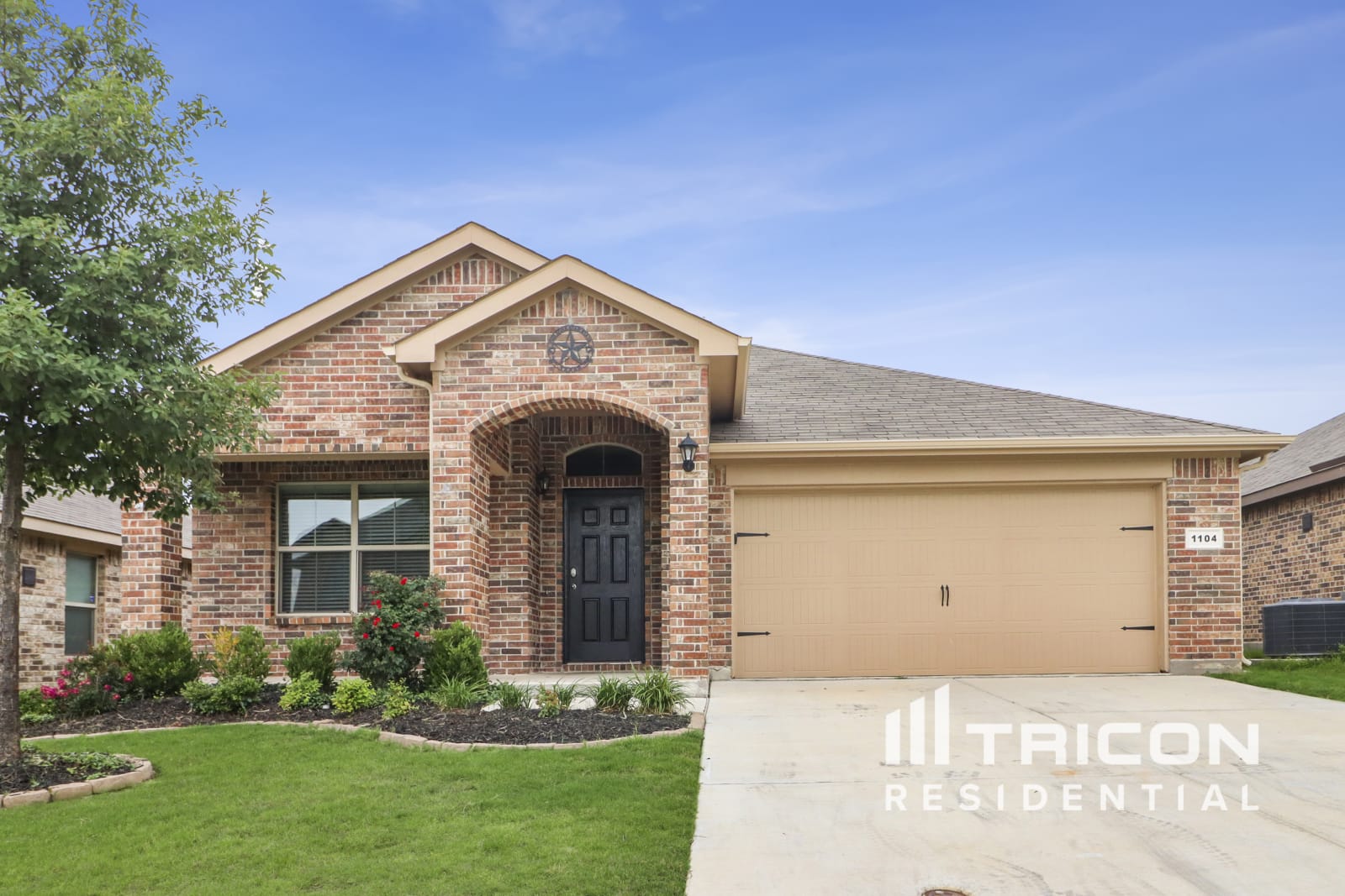 1104 Autumnwood Drive Azle TX