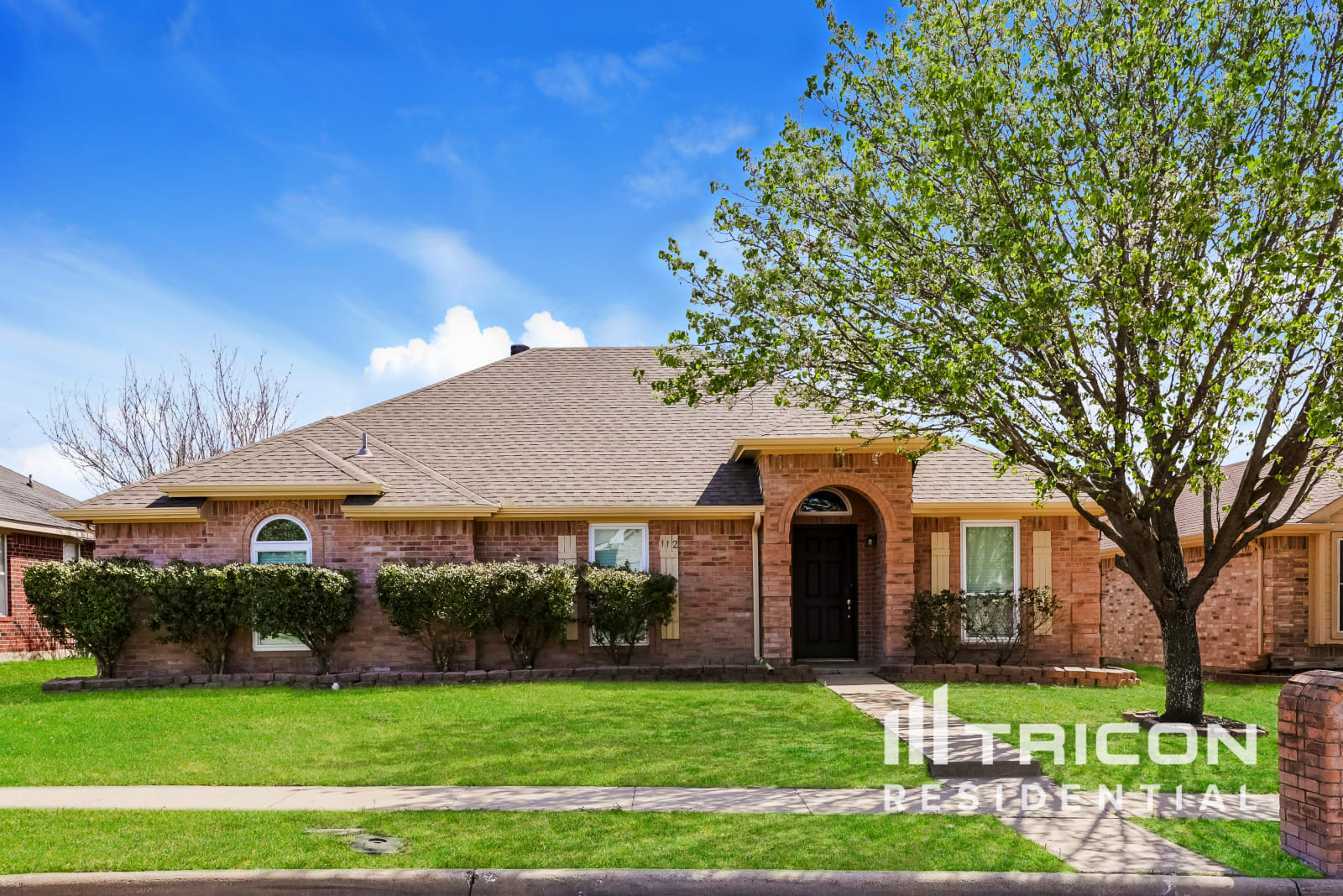 112 Clover Leaf Ln Red Oak TX