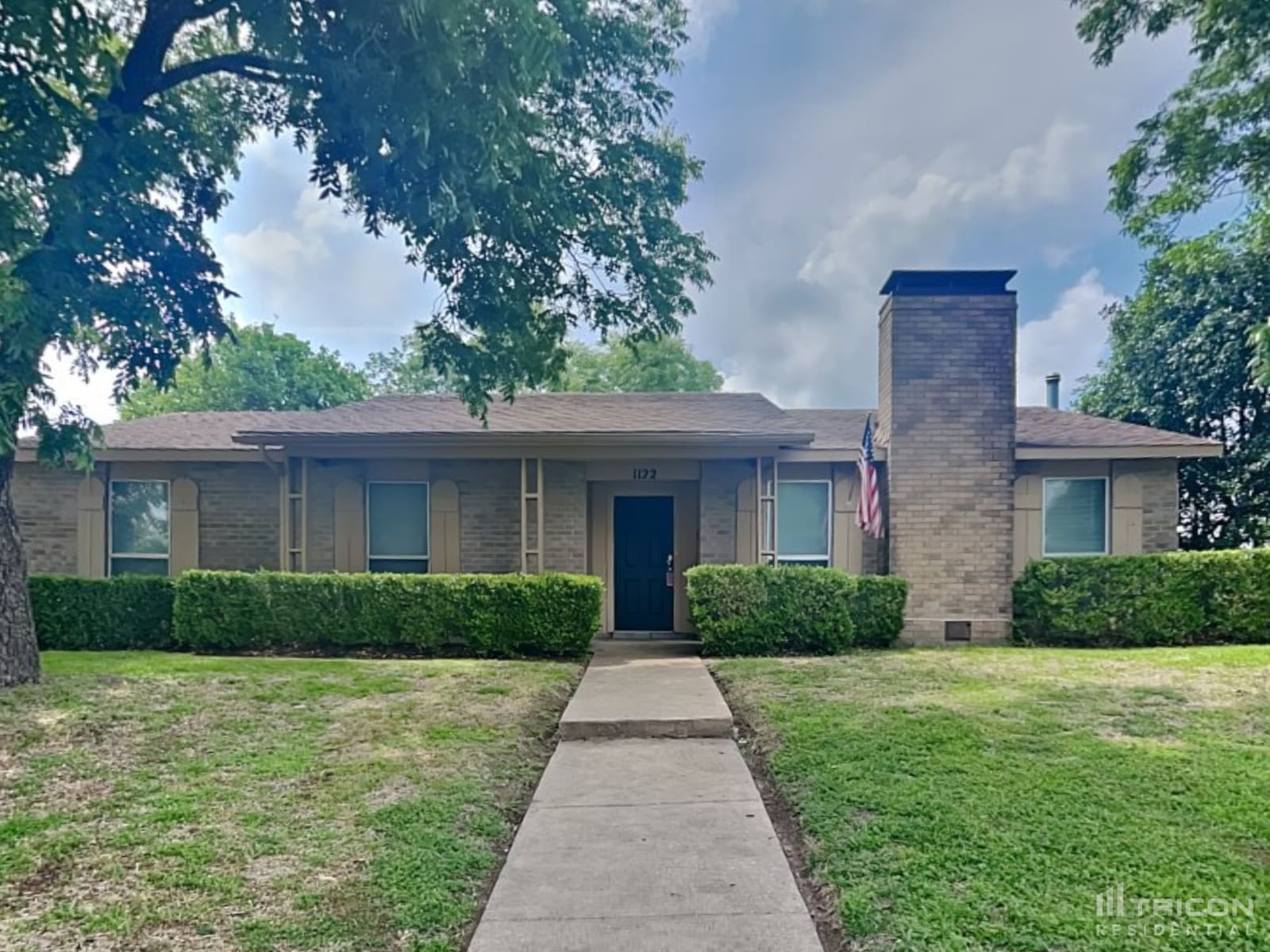 1122 Oakbluff Lancaster TX
