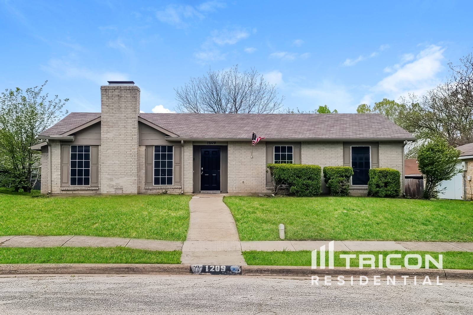 1209 Meadow Creek Drive Lancaster TX