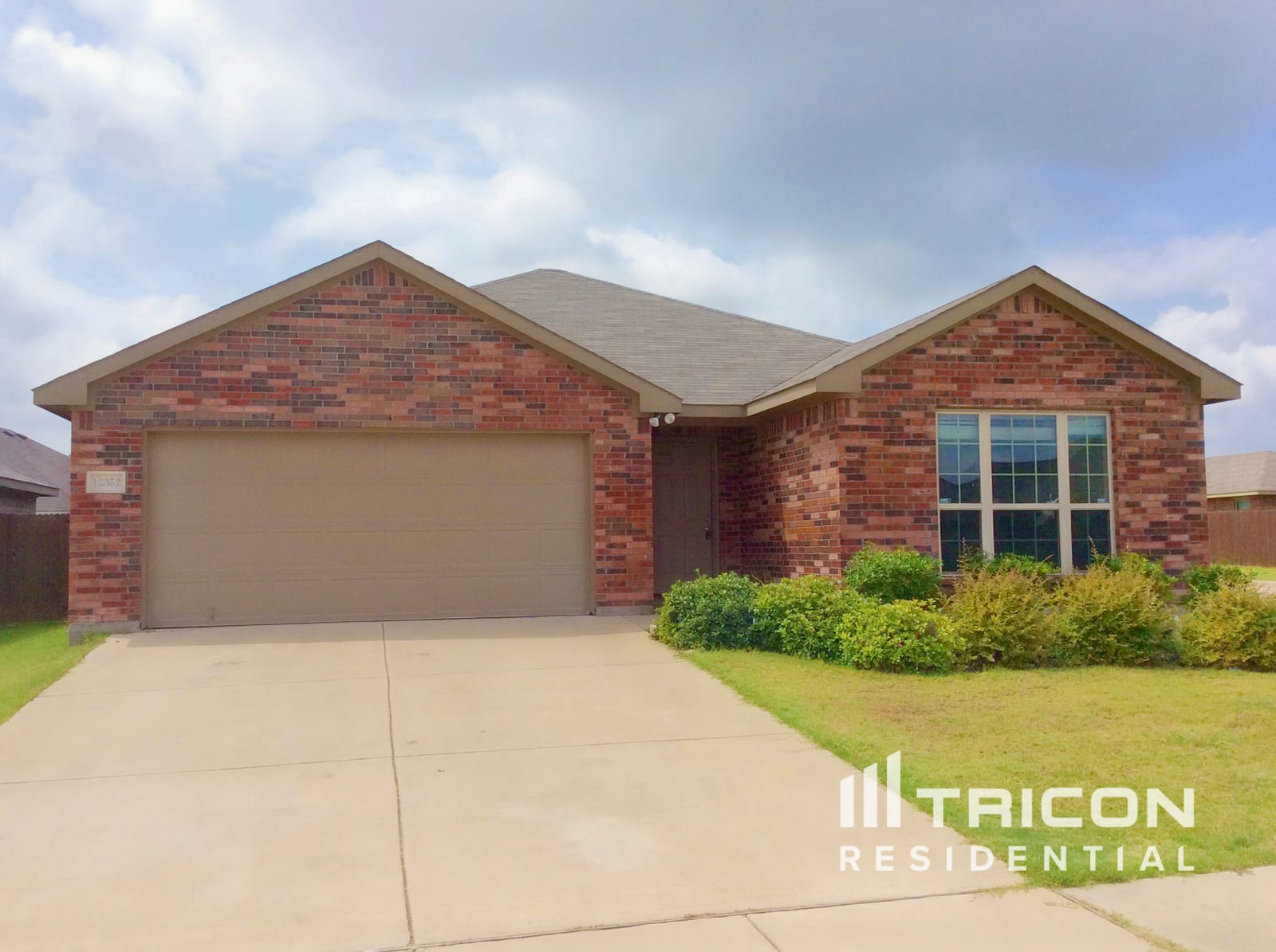 12352 Hunters Knoll Drive Burleson TX