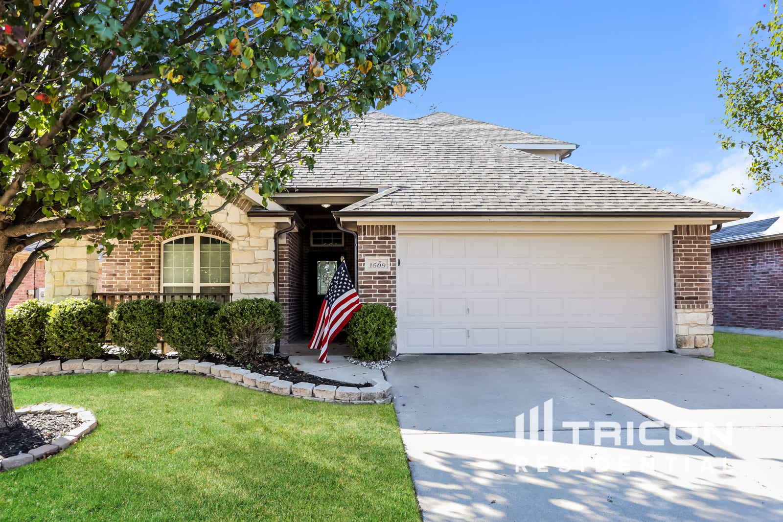 1609 Hillside Drive Waxahachie TX