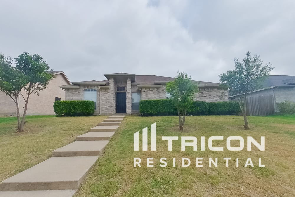1727 Oneal St Lancaster TX