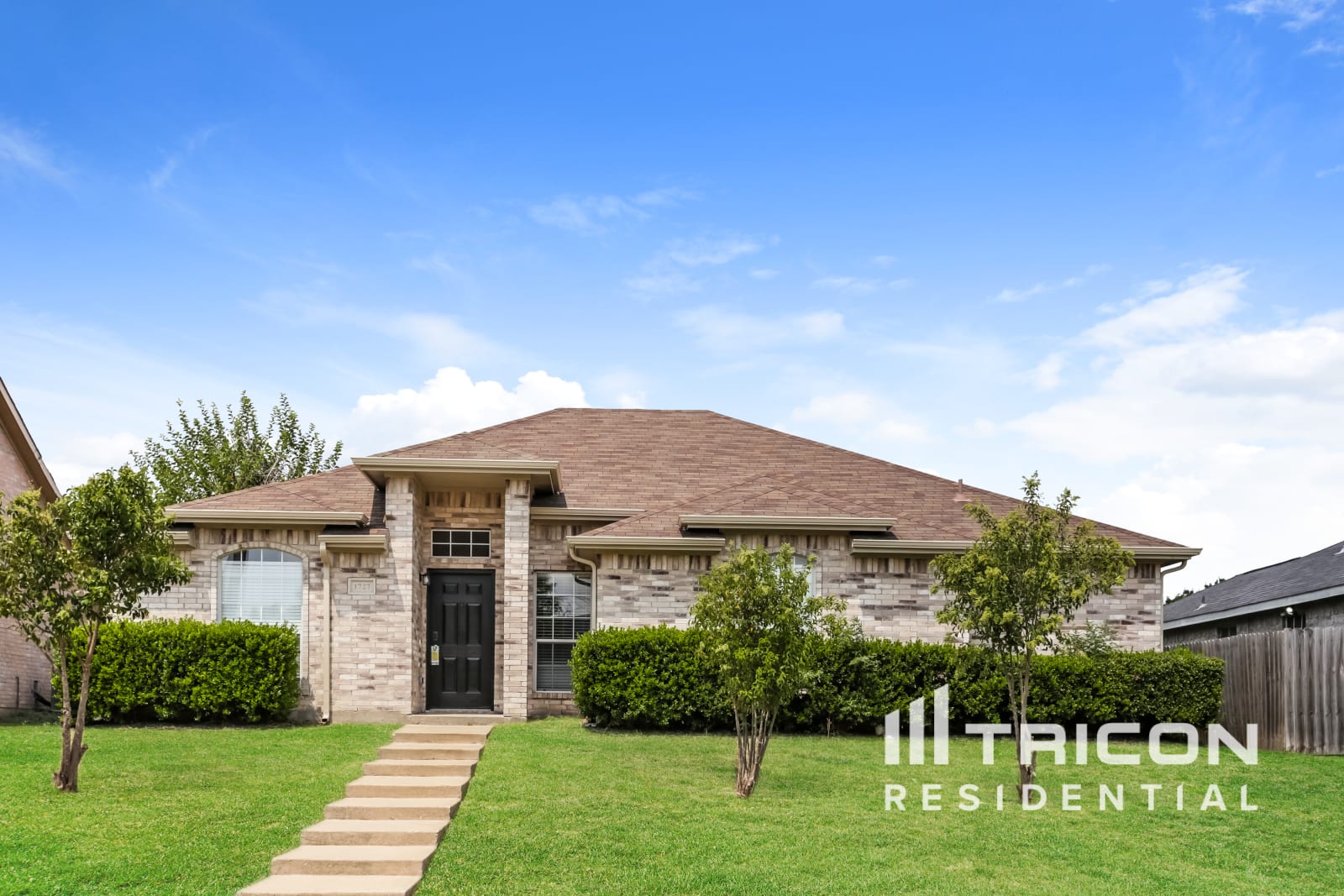 1727 Oneal St Lancaster TX