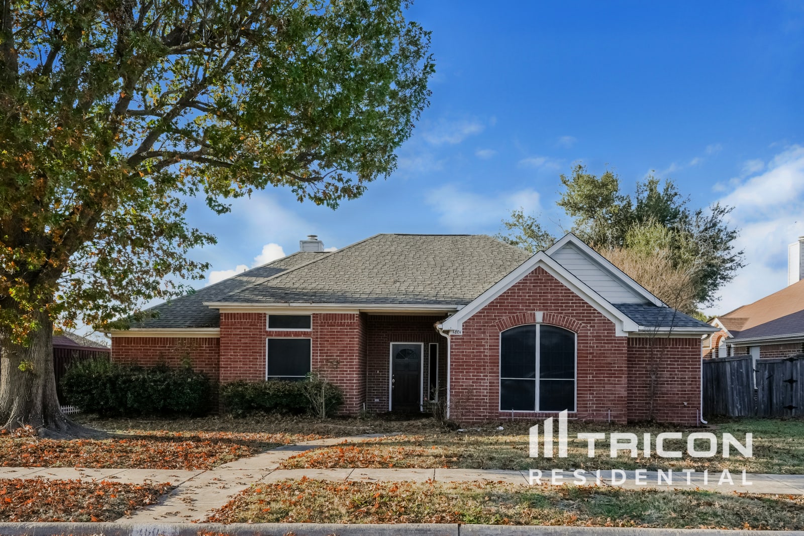 1801 Pecan View Dr Garland TX