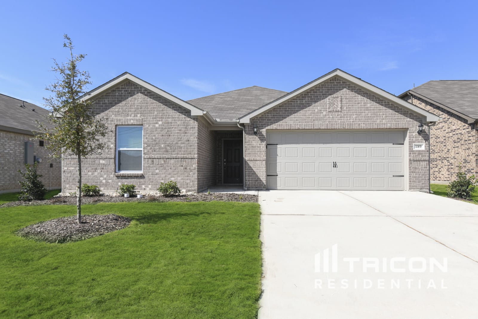 189 Banjo Trail Newark TX