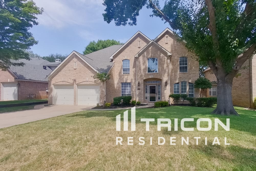 1920 Fair Field Dr Grapevine TX