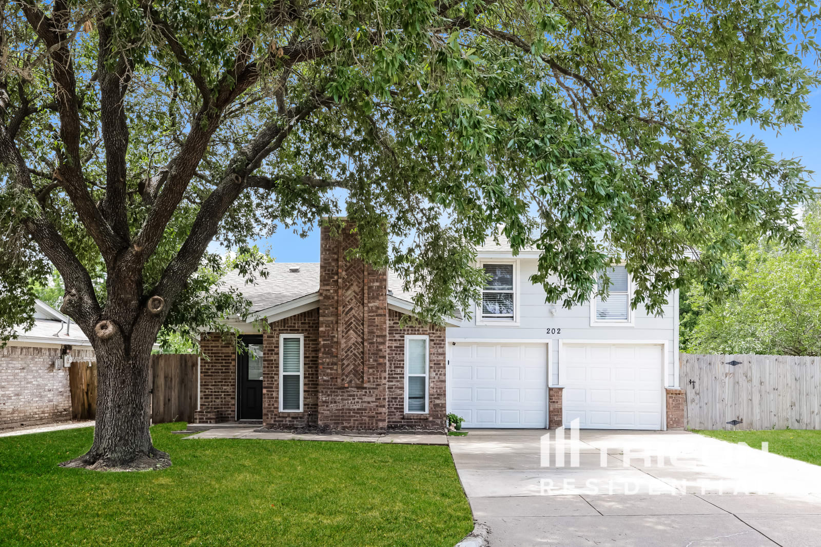202 Colony Dr Arlington TX