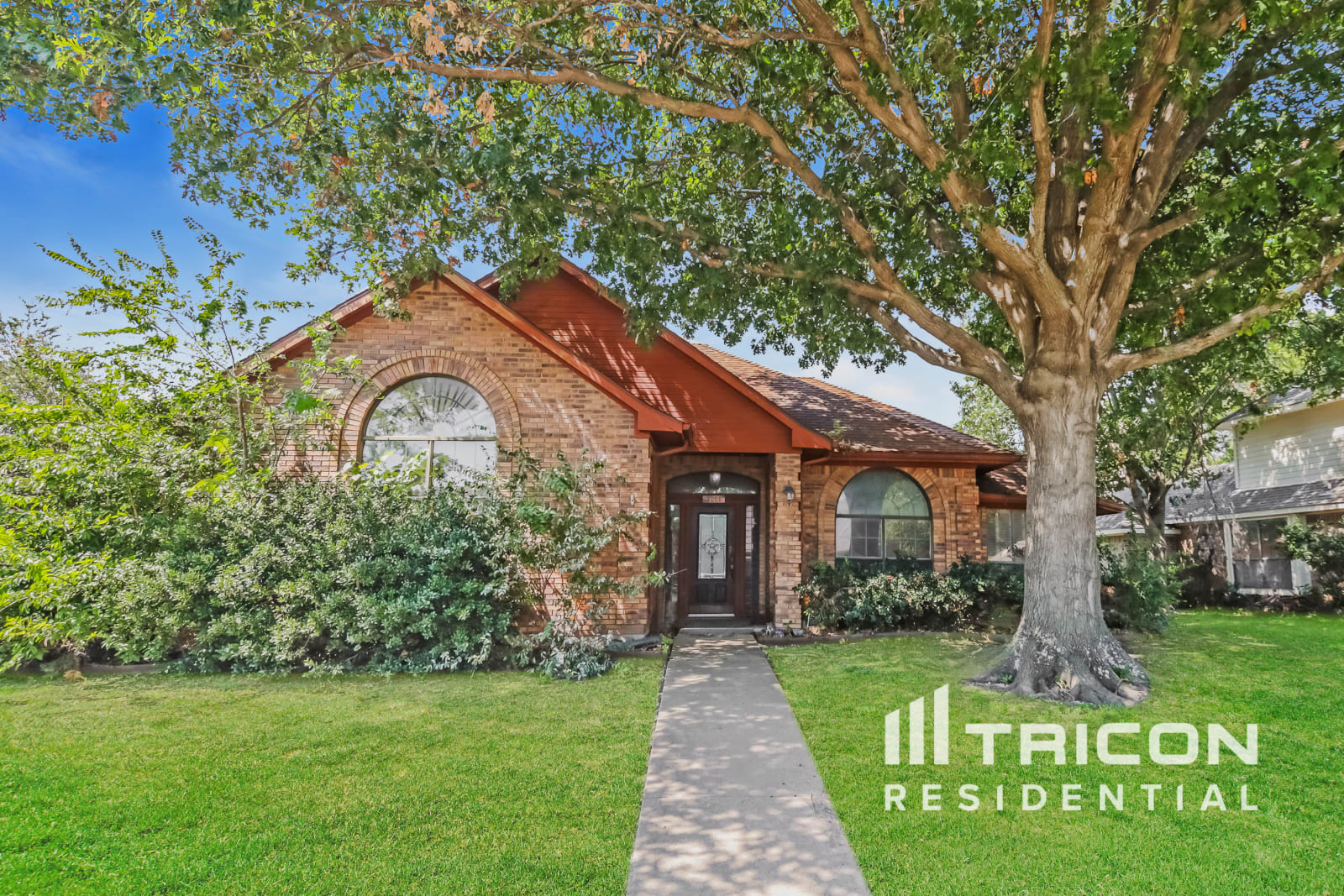 2117 Rolling Oak Lane Garland TX