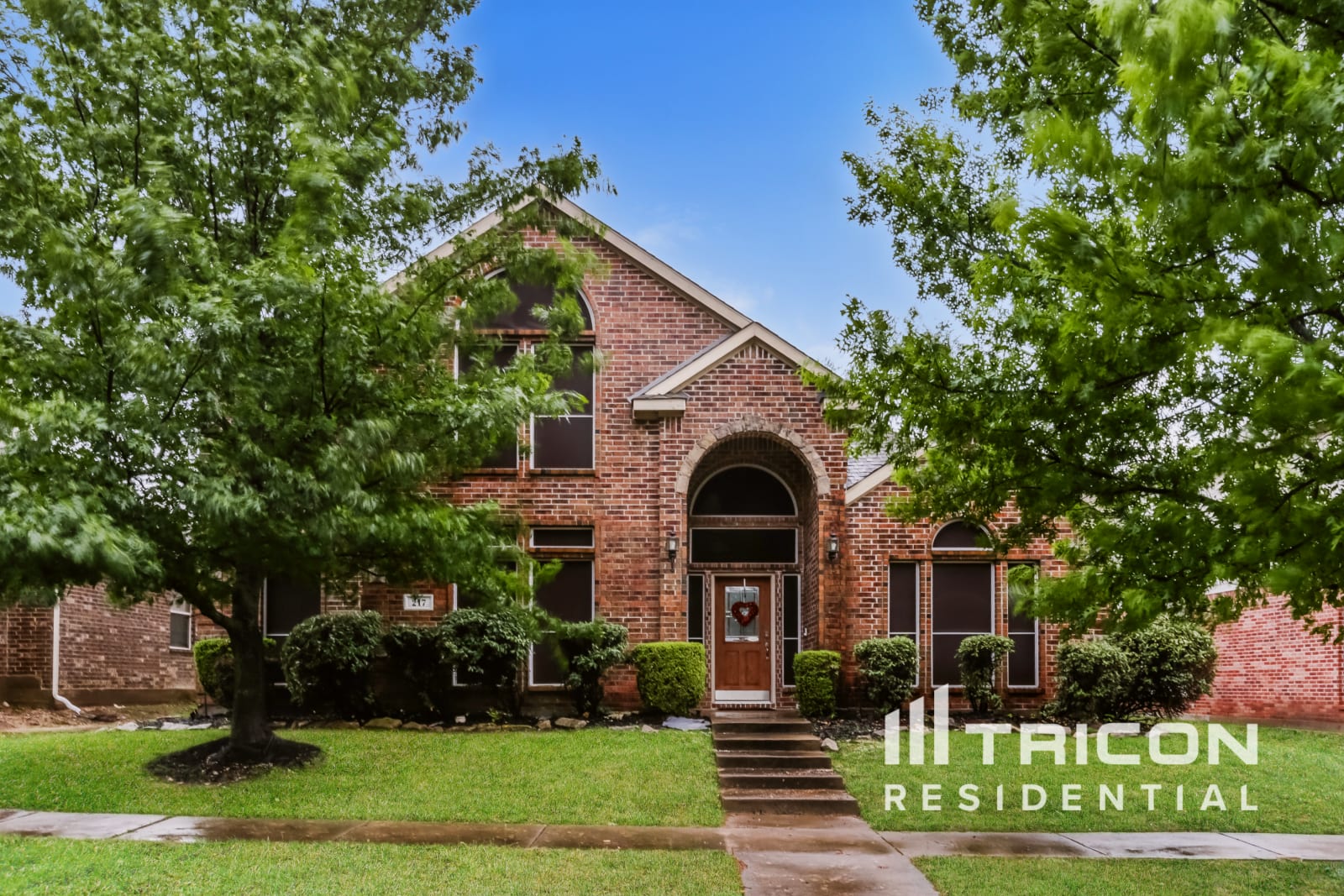 217 Gatehouse Dr Red Oak TX