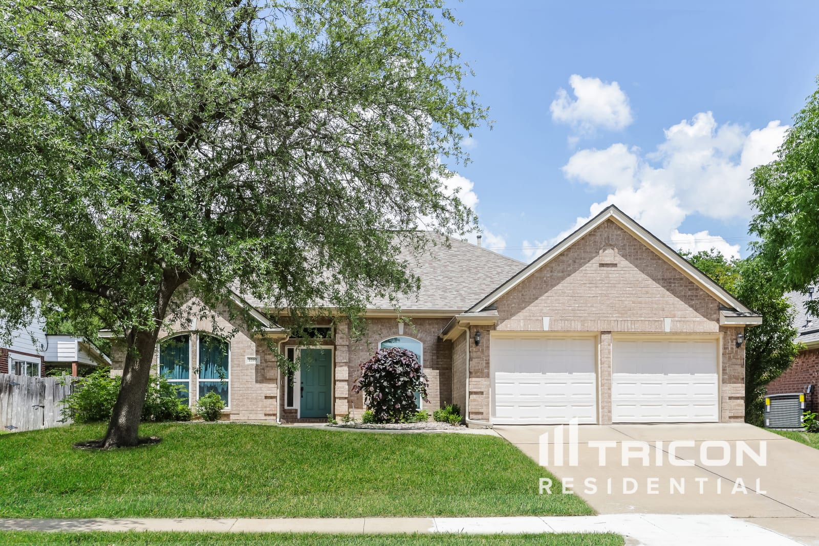2207 Laura Elizabeth Trail Mansfield TX