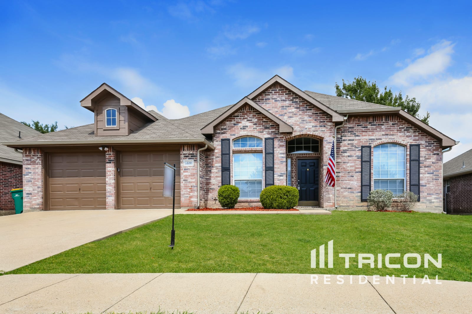 229 W Willow Creek Drive Glenn Heights TX