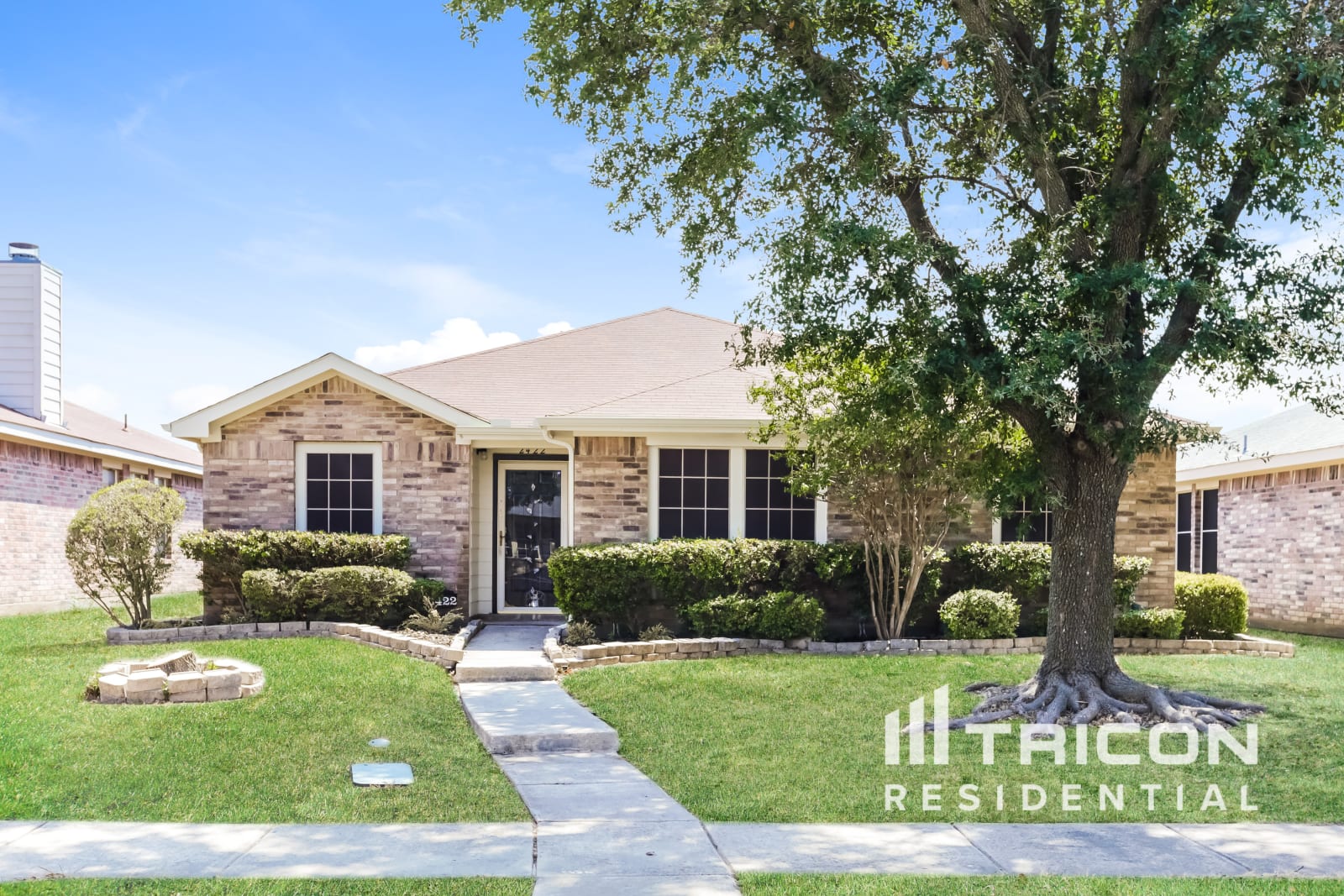 2422 Meadowgate Lane Lancaster TX