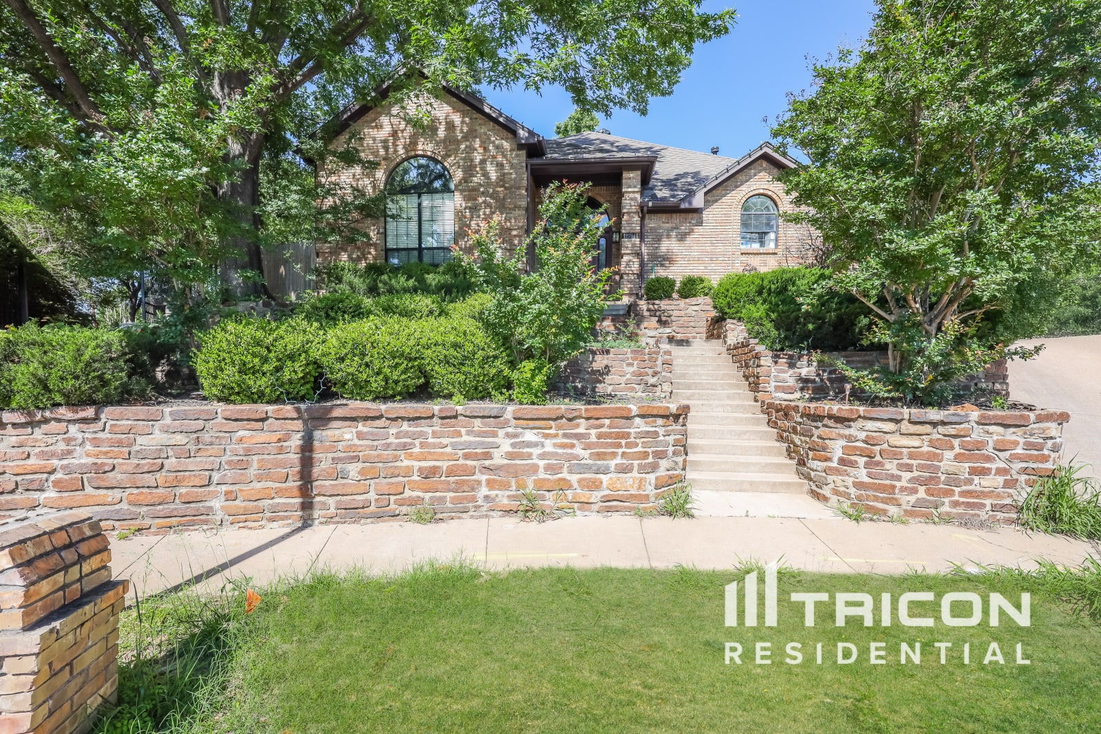 2704 Yorkshire Court Grapevine TX